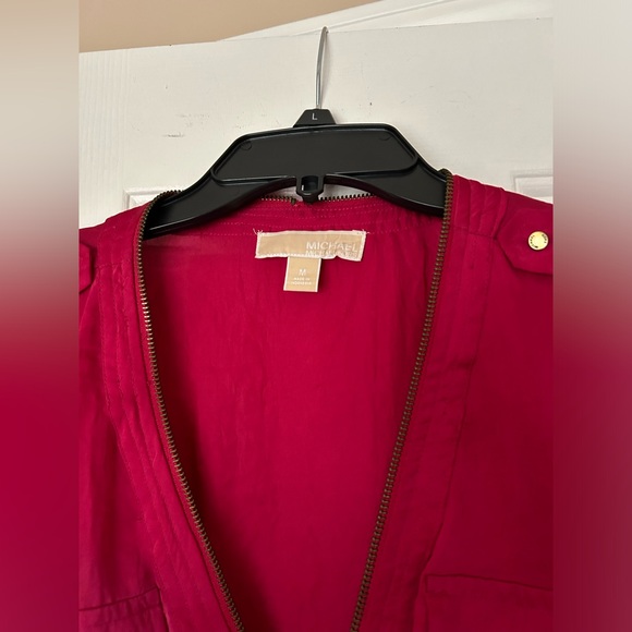 Pink silk zippered safari vest. - Picture 5 of 6